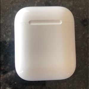 Apple AirPods charging case